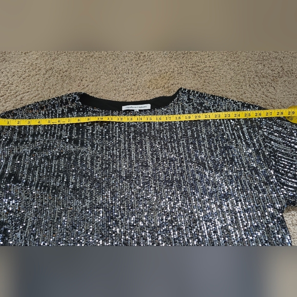 Elegant Black Sequin Women's Top Sz. Medium Cupcake & Cashmere - Picture 4 of 11